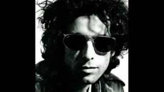 Andrés Calamaro  Los dientes apretados [upl. by Avahc]