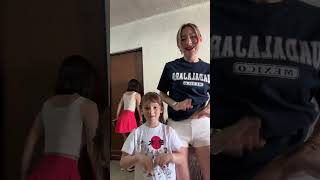 Encuentren a quien se metio jajaja viral familia comedia parati viral baile hermanas [upl. by Barb]