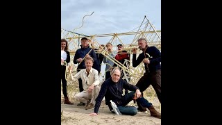 Strandbeest sings [upl. by Isidoro]