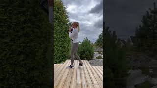 STRONGBODY  Utfall bakover med kettlebell  Kettlebell reverse lunge [upl. by Yak]