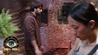 Bigg Boss 18 LIVE Karanveer Ne Ki Vivian Ki Bolti Band Chum Ka Phoota Vivian Par Gussa [upl. by Lledal770]