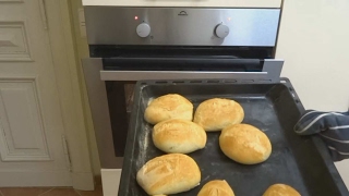 Leckere Brötchen einfach selber backen  DDRBrötchen  German Rolls [upl. by Alleusnoc]