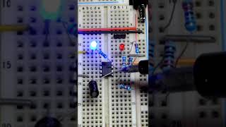 Op Amp Astable Multivibrator Alternates LEDs Circuit howto DIY electronics [upl. by Aubrey]