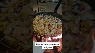 Fructe de mare trase la tigaie [upl. by Laubin]