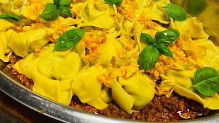 Cappellacci ripieni di zucchine formaggi e basilico su letto di ragù ￼ [upl. by Ativet]