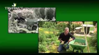 Faire son compost dans le jardin  Truffaut [upl. by Ettenahs]