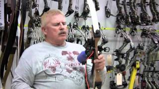 Archery Tip of the week  Bowfishing  How to setup a recurve bowfishing rig [upl. by Ehtyaf]