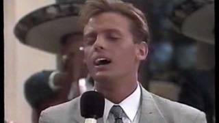 Luis Miguel  Volver volver  show veronica castro 89 [upl. by Thury281]