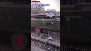 15 UP Karachi Express Cantt Station Arrival train youtubeshorts hgmu30r abdulwahidsheikh3636 [upl. by Adnohser]