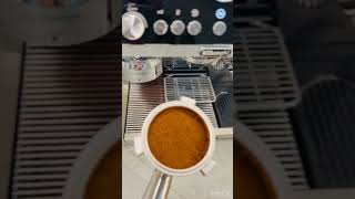 DeLonghi La Specialista setting SingleDoublewallfilter  Dose 10  Grind 7  2x Coffee [upl. by Bertold995]