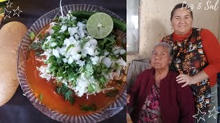 Pozole de Pollo con mi Mamá Nana Lupe Luz amp Sal [upl. by Adalheid954]