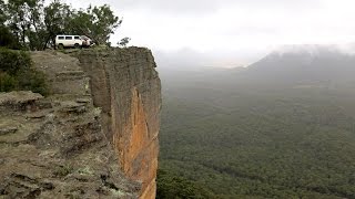 4x4 L300 4WD Vans vs Toyota 4Runner at Cullen Bullen NSW damp to lookout over Wolgan Valley [upl. by Enirolf]