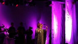 Alcione Cantando quot A Loba quot Show Duas Faces Rival Petrobrás [upl. by Pattani]