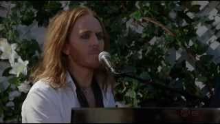 Tim Minchin singing quotShine a Lightquot Californication 06x03 [upl. by Letniuq272]