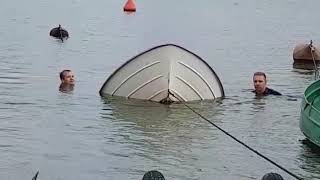 Boot gezonken With 385 gezonken Boat sunk crash [upl. by Lenny]