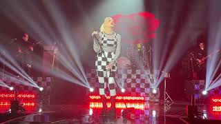 “Don’t Speak” by Gwen Stefani at the 2023 NYE Wynn Party in Las Vegas [upl. by Joaquin]