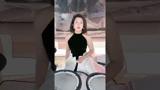 快节奏美女鼓手佳妮带来震撼架子鼓表演 架子鼓 美女鼓手 音乐达人 节奏现场 热门推荐 [upl. by Mikael]