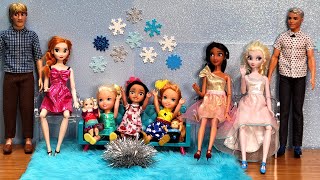 2023 Happy New Year Elsa amp Anna toddlers  Barbie  gifts  games  countdown [upl. by Nivlac]