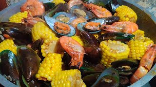 MIX SEAFOODS WITH SPRITE seafood shrimp tahong lutongbahay mukbang [upl. by Eissed]