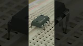 555 timer  555 ic will last forever  555 ic routing diy et viral youtubeshorts hacks [upl. by Eyssej]