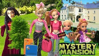 Anna and Elsa in the Mystery Mansion 1 Toddlers  Adventure  Challenge  Toys  Dolls  Vacation [upl. by Aihsekyw188]