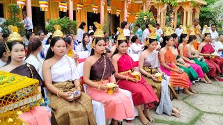 កូនខ្មែរកម្ពុជាក្រោមសម្ដែង  Rom Kbach Khmer វត្តកណ្ដាល Campuchia Krom [upl. by Tillinger]