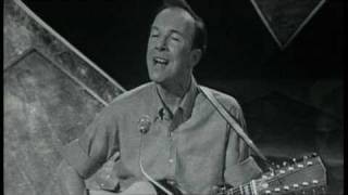 Pete Seeger Rock Island Line 1966 [upl. by Eerrehs597]