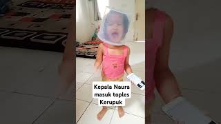 Kepala naaura masuk toples kerupuk lucu [upl. by Newmark]