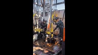 Floor hand duties rig oilandgas drilling oil tripping [upl. by Hayn]