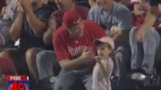 3YearOld Tosses Dads Foul Ball Back [upl. by Idner]