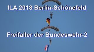 Freifaller der Bundeswehr mit Fahnen ILA Berlin 2018 4K [upl. by Jerol]