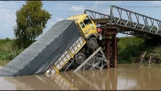 40 Shocking Dangerous Truck amp Heavy Equipment Operator Skills  Oversize Truck amp Car Fails Skills [upl. by Nwaf]