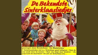 Wie komt er alle jaren  Sinterklaasje kom maar binnen met je knecht [upl. by Solracesoj164]