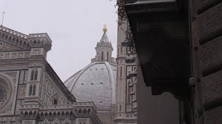 Maltempo Firenze si sveglia sotto la neve imbiancate piazze e monumenti [upl. by Clim314]