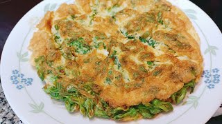 Thai omelette with Cowslip creepers flower recipe [upl. by Yregerg225]