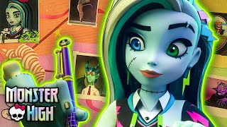 Frankie arbeitet an einem Kunstprojekt  Monster High™ Deutsch [upl. by Sucramad214]