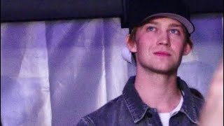 Joe Alwyn Reacts to Taylor Swift singing Gorgeous at the Reputation Stadium Tour [upl. by Eva]