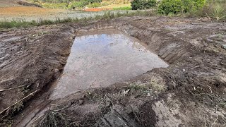 Limpeza de uma LAGOA com escavadeira hidráulica [upl. by Wrigley]