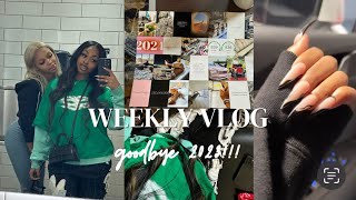 WEEKLY VLOG  HAPPY NEW YEAR  vision boards  opening po box packages  pop up shop  etc [upl. by Brandea]