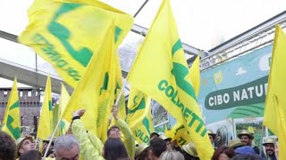 Energia giovani agricoltori in piazza a Milano contro rincari [upl. by Alokin]