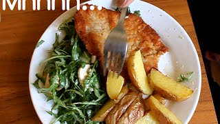 JETZT EIN SCHNITZEL Schnitzel selber panieren leicht gemacht [upl. by Ettennahs539]