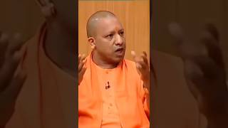 गरीब परिवार को देख गुस्से में योगी अधिकारियों की लगाई क्लास yogiadityanath [upl. by Eninnaj]