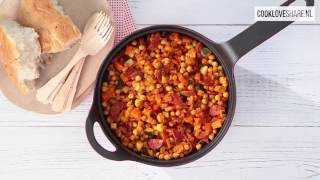 Kikkererwten stoof met chorizo  CookLoveShare [upl. by Naivad515]