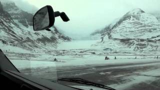 Der Icefields Parkway im Winter Alberta [upl. by Porcia]