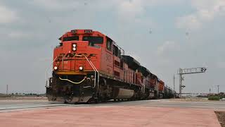 quotSticky Tripod and a Hornshowquot BNSF 8475 Leads a SB Manifest past Derby CO [upl. by Paucker]