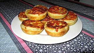 Pate feuilletée express  mini quiche au poulet العجينة المورقة السريعة  ميني كيش بالدجاج [upl. by Nivanod377]