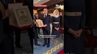 Moment de recueillement au Mausolée Mohammed V pour Emmanuel et Brigitte Macron [upl. by Tonjes]