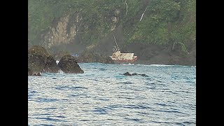 Guardacostas rescató a una tripulación de barco que quedó encallado en Osa [upl. by Timrek]