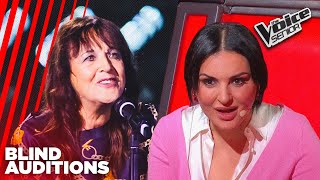 Marisa affascina Arisa con “Testarda io” di Iva Zanicchi  The Voice Senior 4  Blind Auditions [upl. by Brnaba]