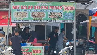 Lagi Jalan Santai Eh Lihat Mie balap Selera Pedas Harganya Rp5000 Langsung Kaki Ku Putar Arah 😄😅😂 [upl. by Stuppy]